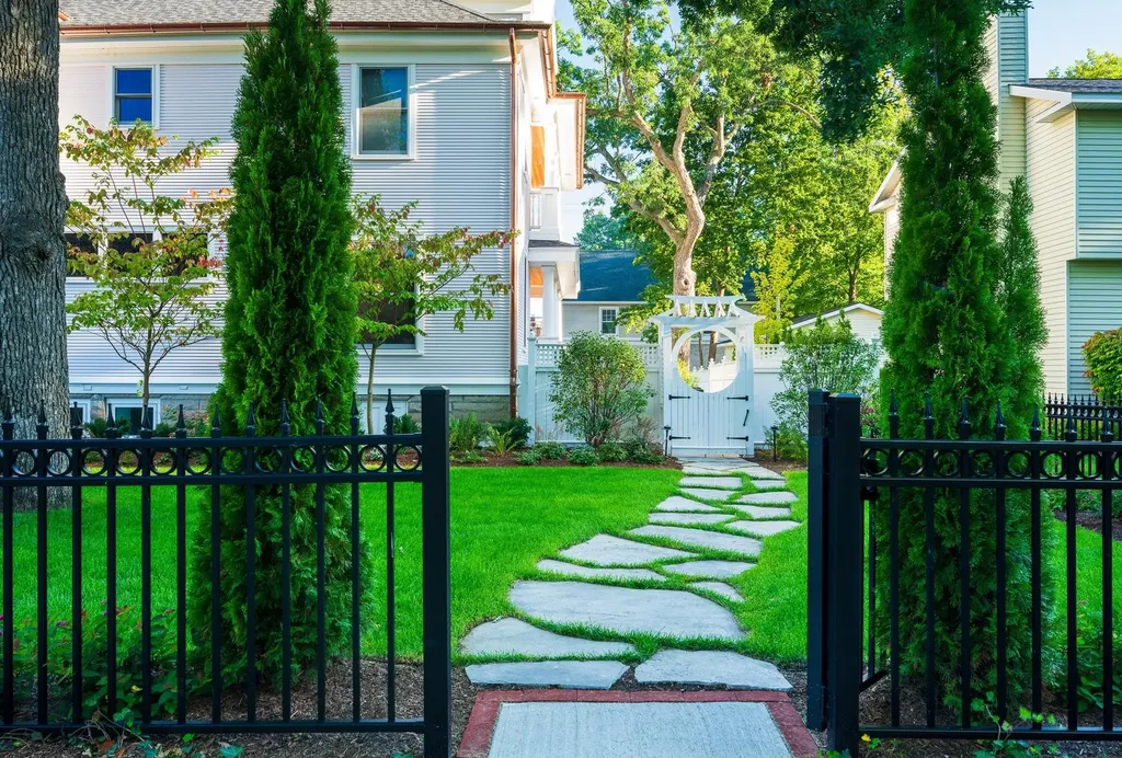 229 Wellington Street Traverse City City MI 49686