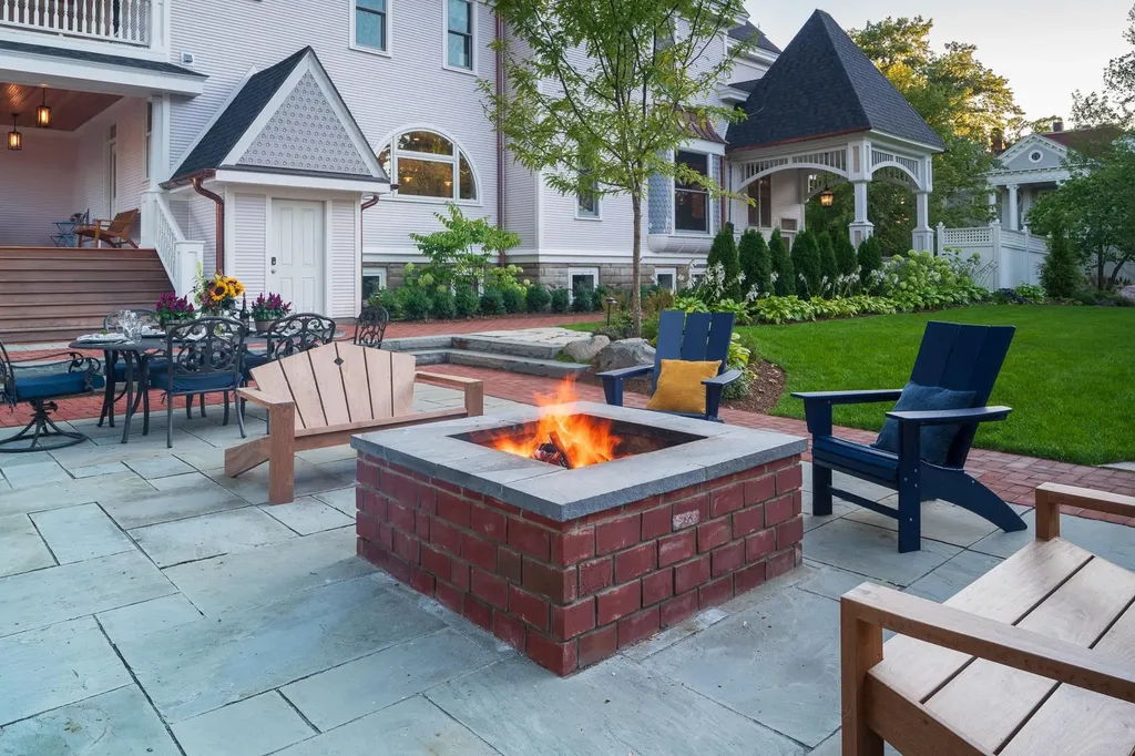 229 Wellington Street Traverse City City MI 49686