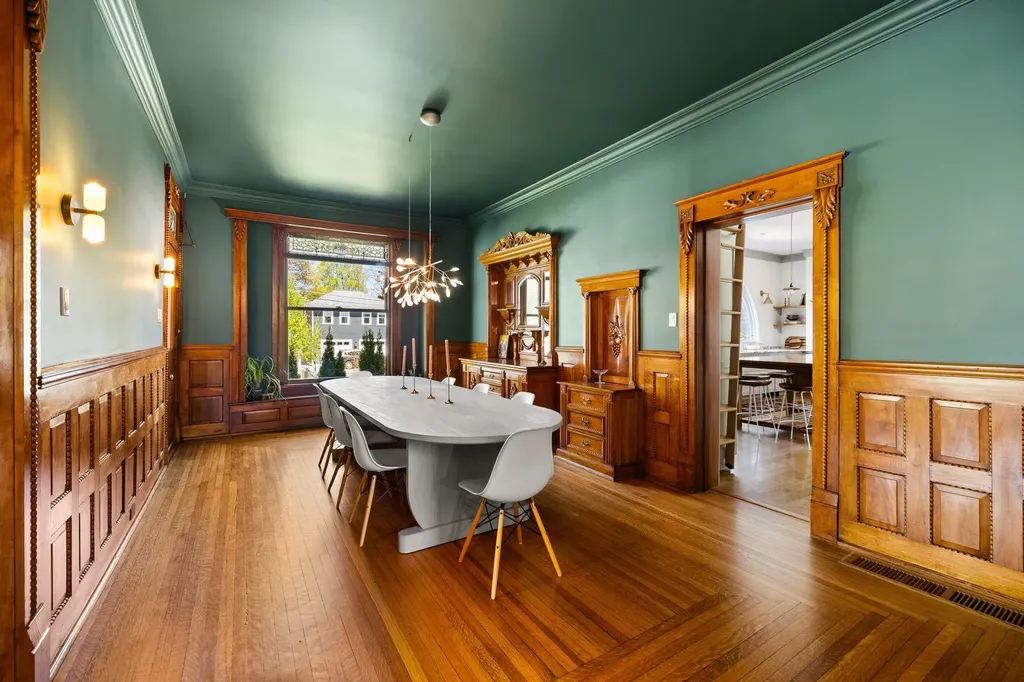 229 Wellington Street Traverse City City MI 49686
