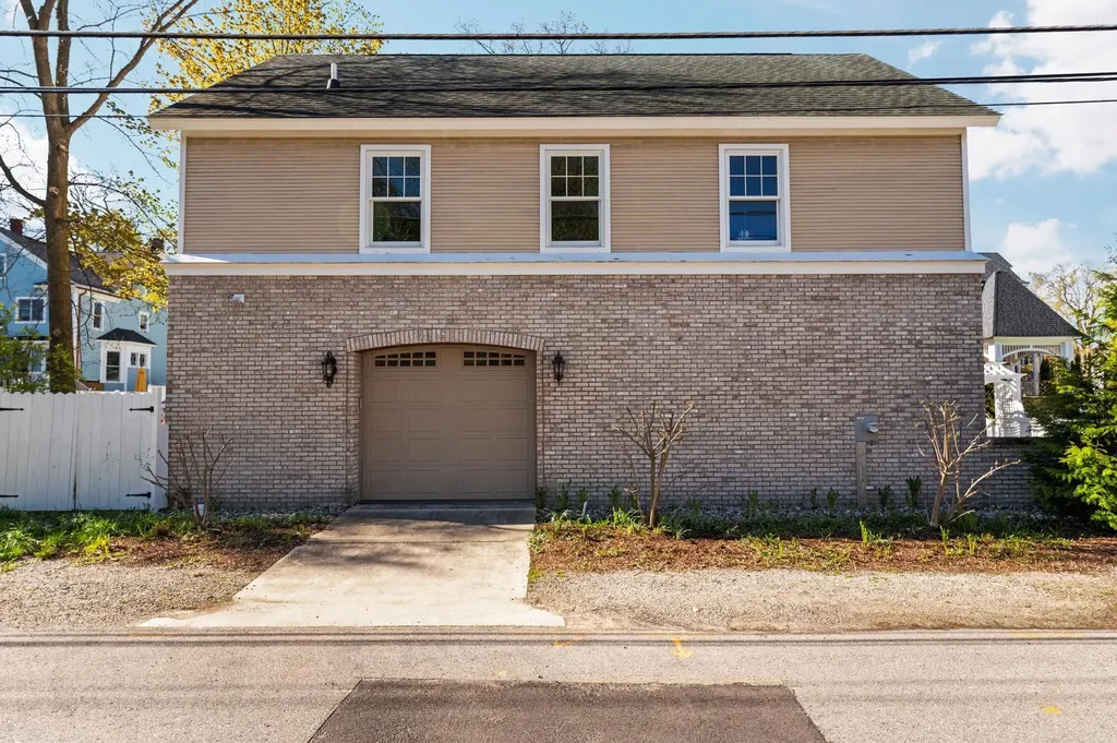 229 Wellington Street Traverse City City MI 49686