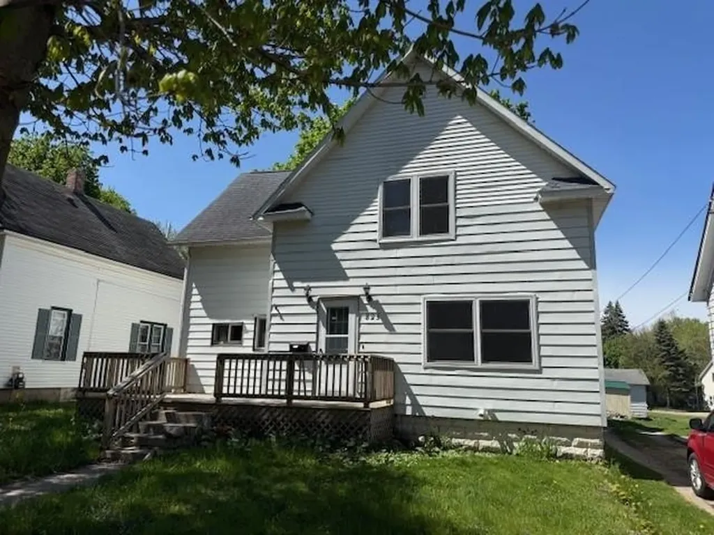 825 Wallace Street Cadillac City MI 49601