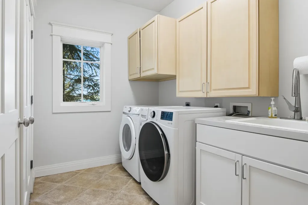 3930 Thierry Circle Torch Lake Township MI 49648