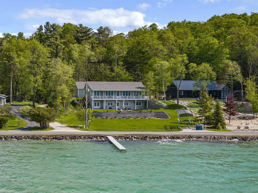 2742 Crystal Drive Lake Township MI 49635