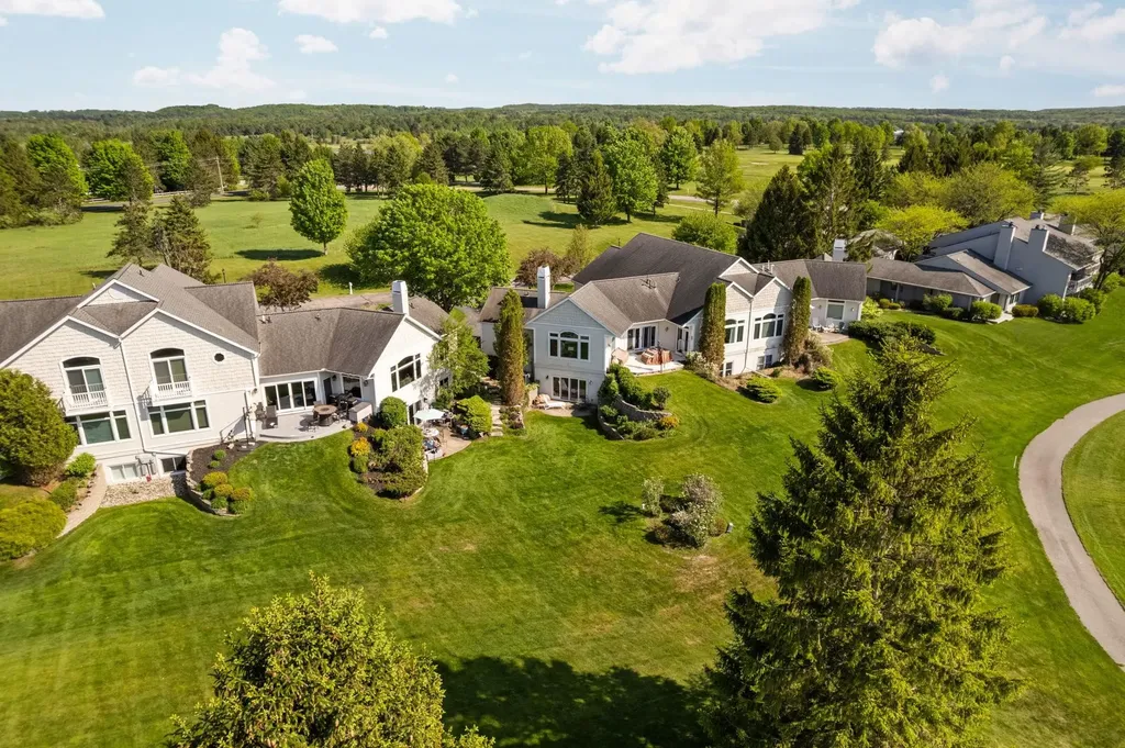 6130 Singletree Lane Acme Township MI 49690