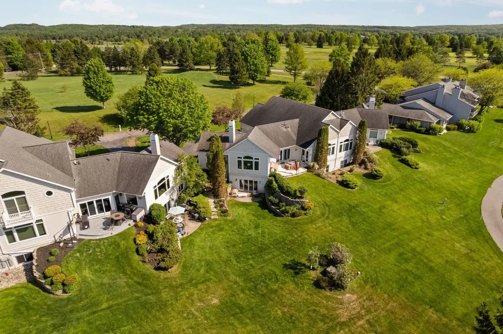 6130 Singletree Lane Acme Township MI 49690