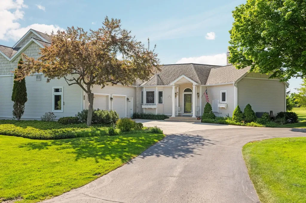 6130 Singletree Lane Acme Township MI 49690