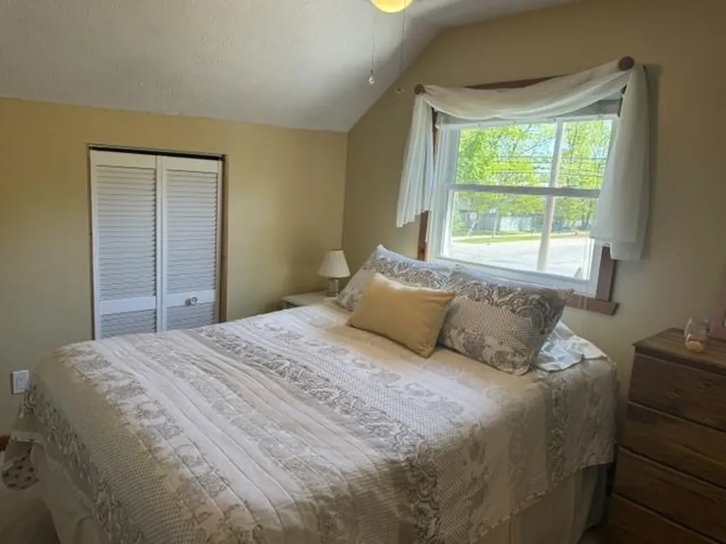 146 E Sixteenth Street Traverse City City MI 49684