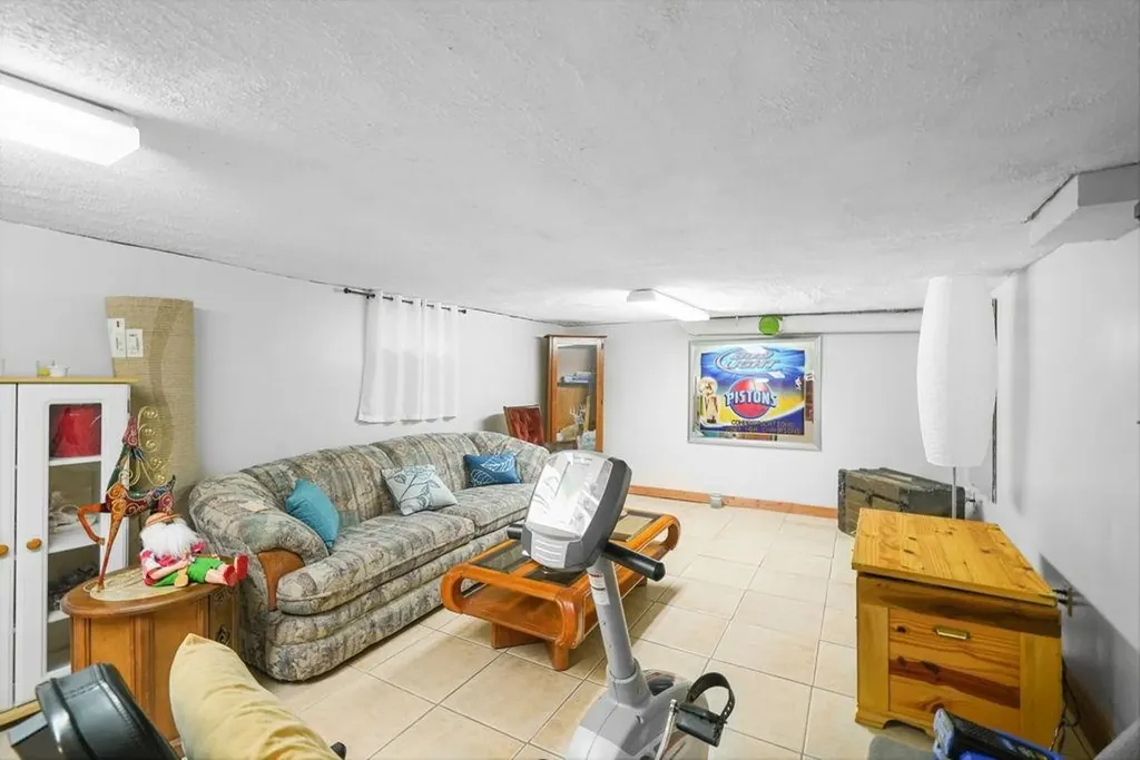 146 E Sixteenth Street Traverse City City MI 49684