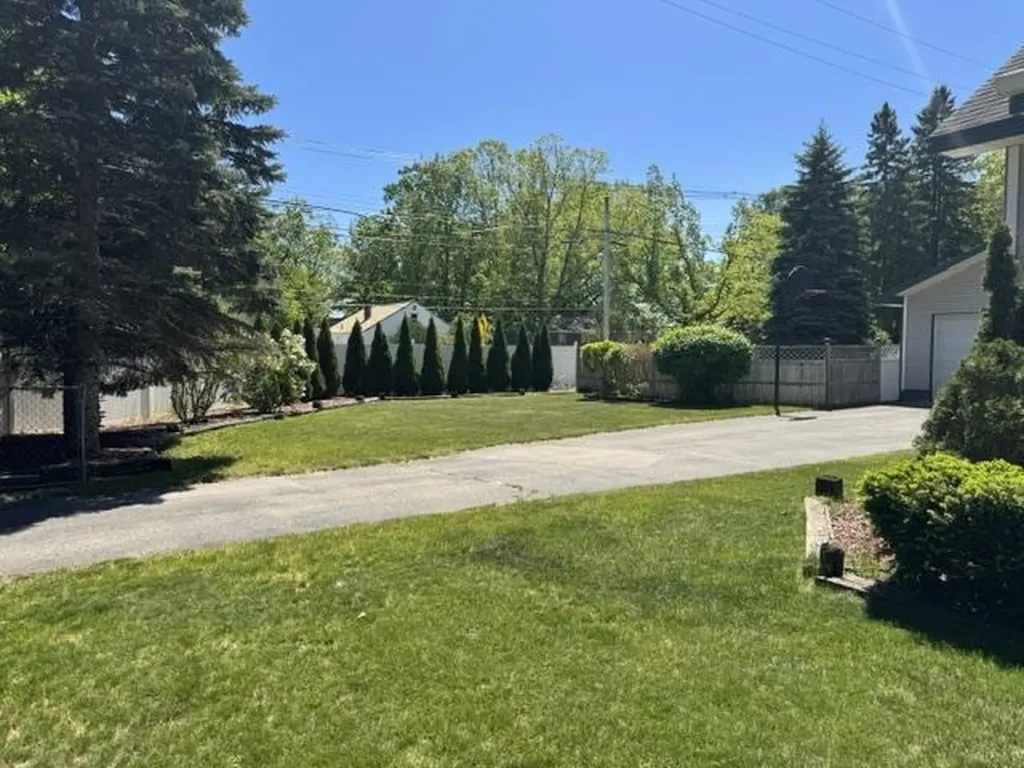 146 E Sixteenth Street Traverse City City MI 49684