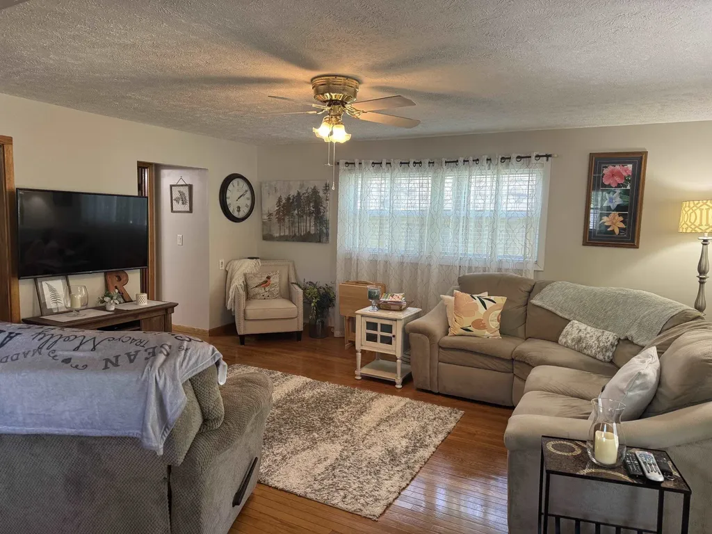 146 E Sixteenth Street Traverse City City MI 49684
