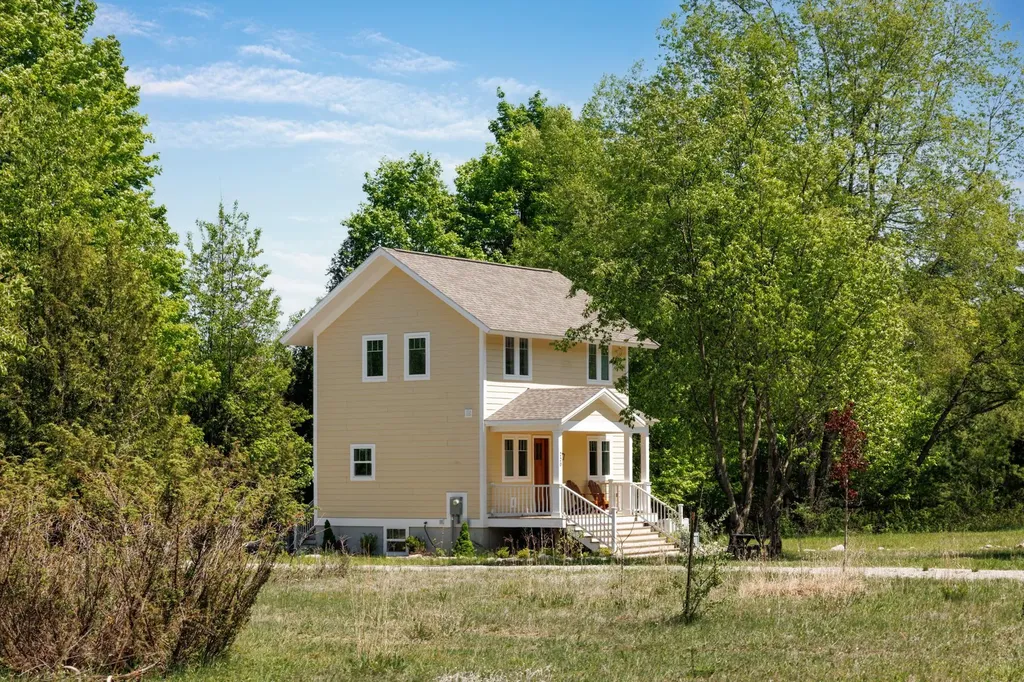 220 W Harbor Highway Cleveland Township MI 49664