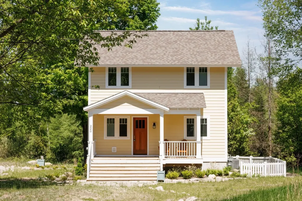 220 W Harbor Highway Cleveland Township MI 49664