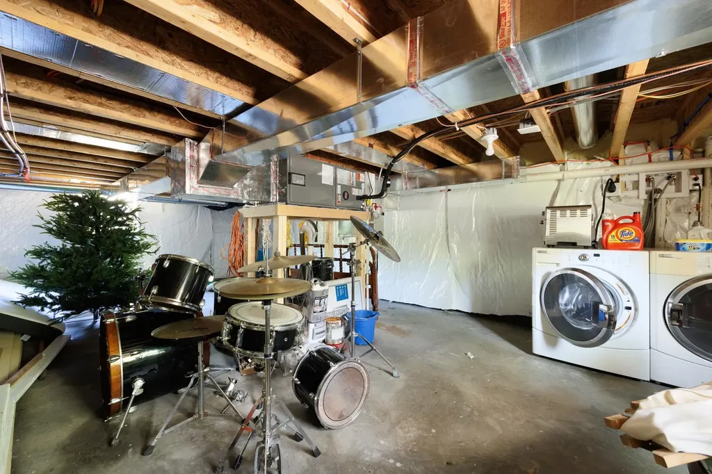 220 W Harbor Highway Cleveland Township MI 49664