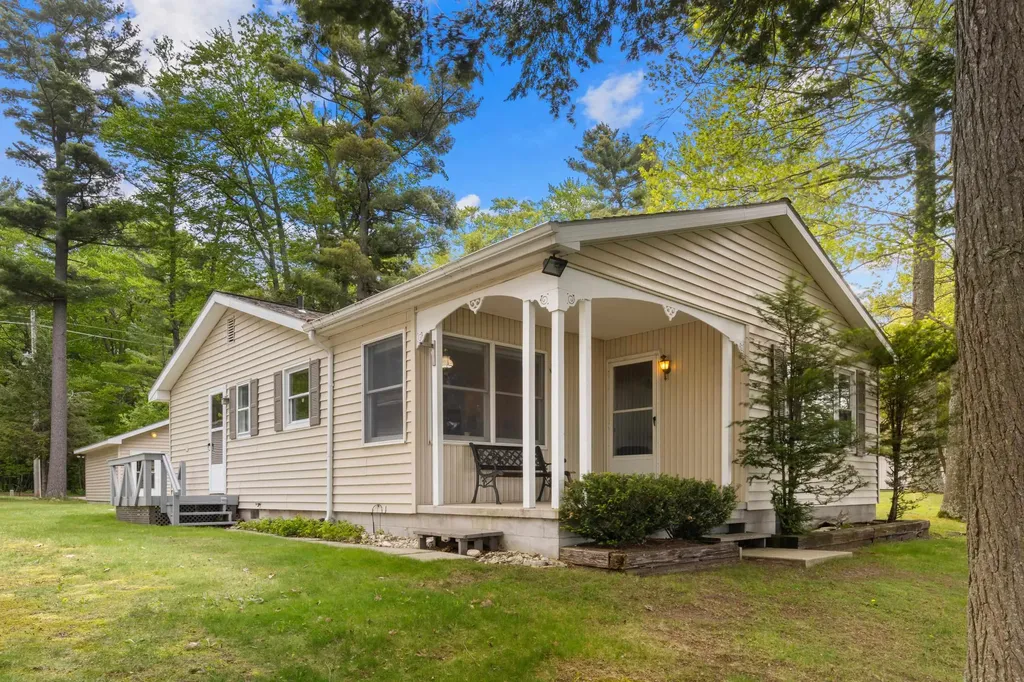 8735 Deadstream Road Benzonia Township MI 49640