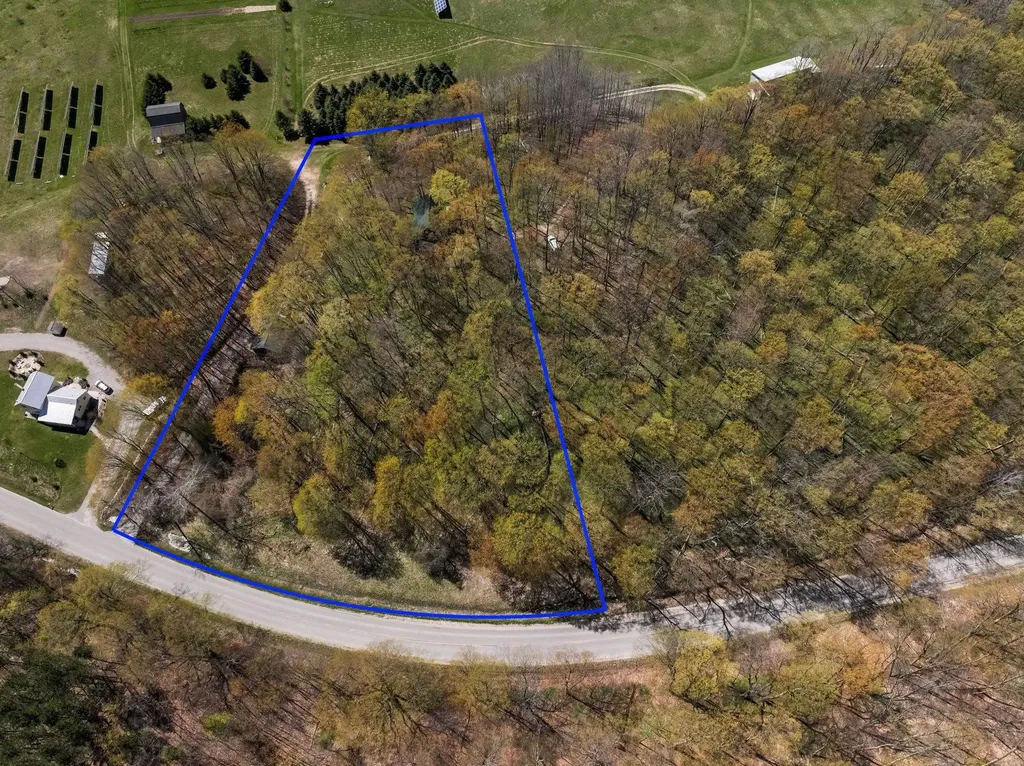 9779 E Johnson Road Leelanau Township MI 49670