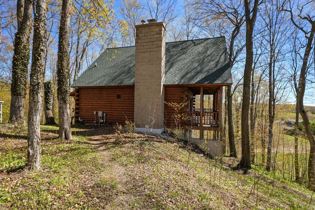 9779 E Johnson Road Leelanau Township MI 49670