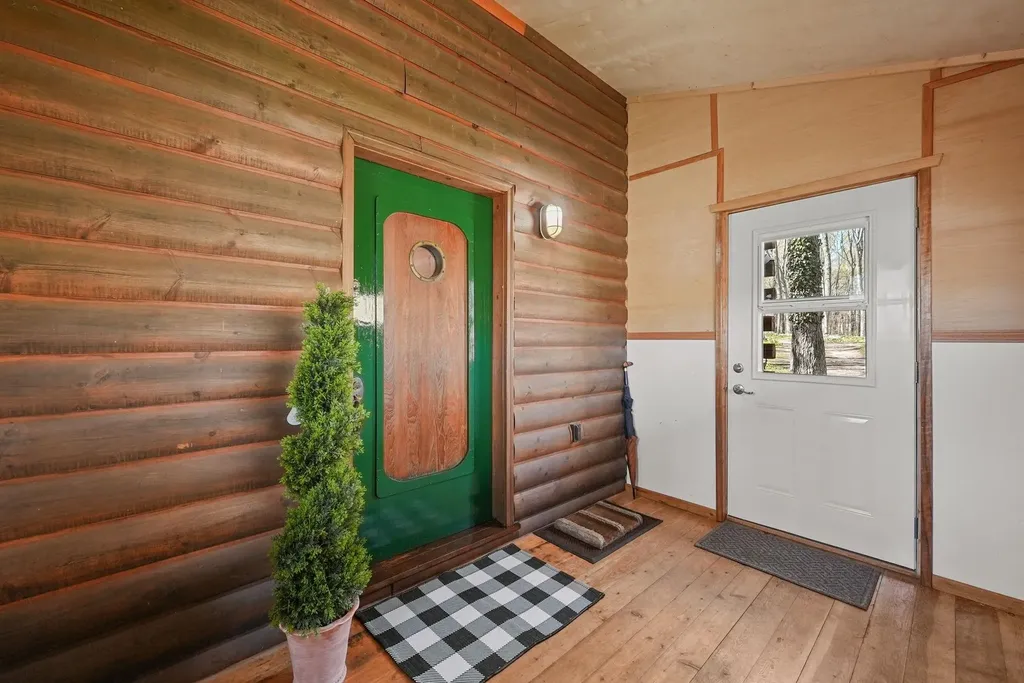 9779 E Johnson Road Leelanau Township MI 49670