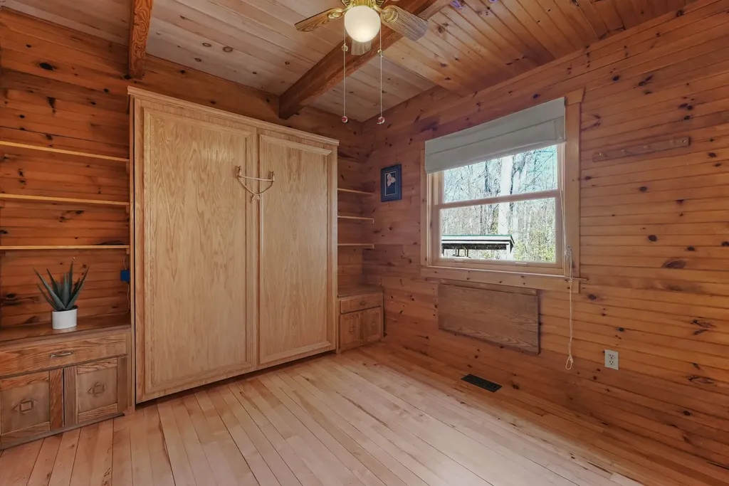 9779 E Johnson Road Leelanau Township MI 49670