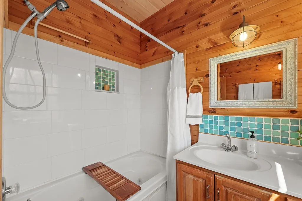 9779 E Johnson Road Leelanau Township MI 49670