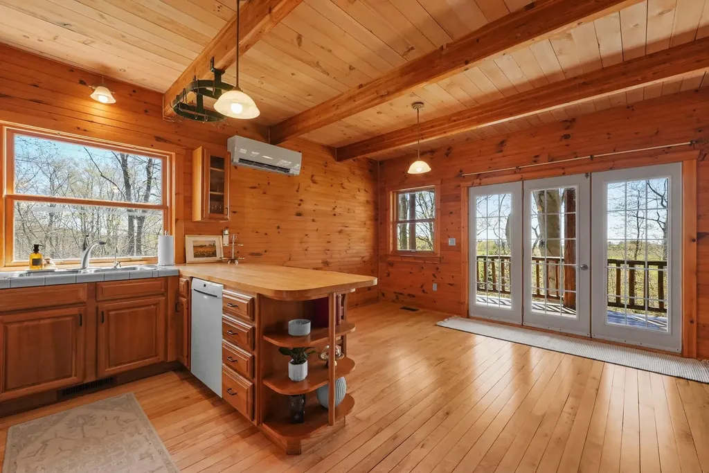 9779 E Johnson Road Leelanau Township MI 49670