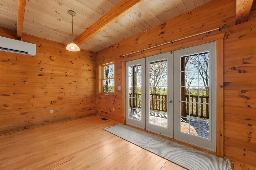 9779 E Johnson Road Leelanau Township MI 49670