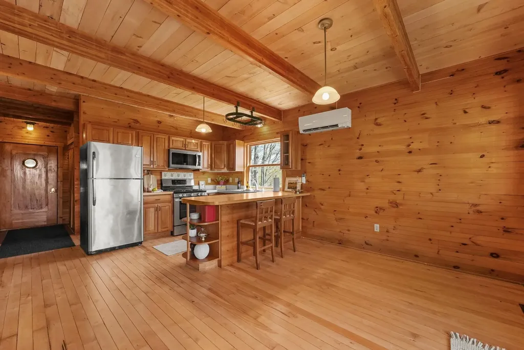 9779 E Johnson Road Leelanau Township MI 49670