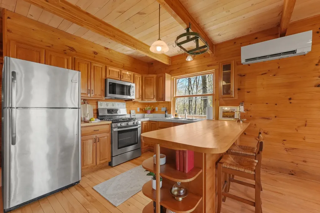 9779 E Johnson Road Leelanau Township MI 49670