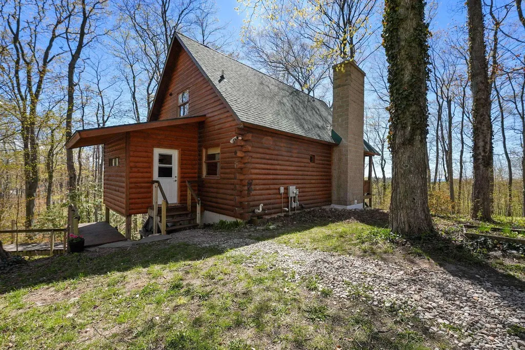 9779 E Johnson Road Leelanau Township MI 49670