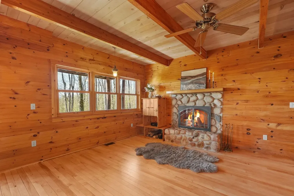 9779 E Johnson Road Leelanau Township MI 49670