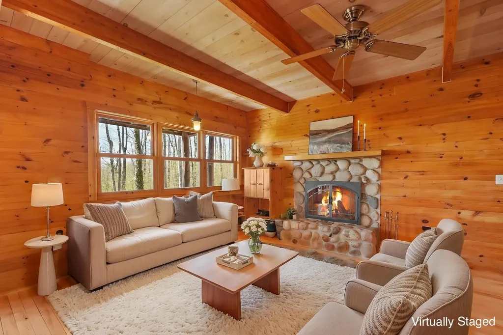 9779 E Johnson Road Leelanau Township MI 49670