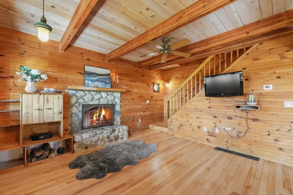9779 E Johnson Road Leelanau Township MI 49670