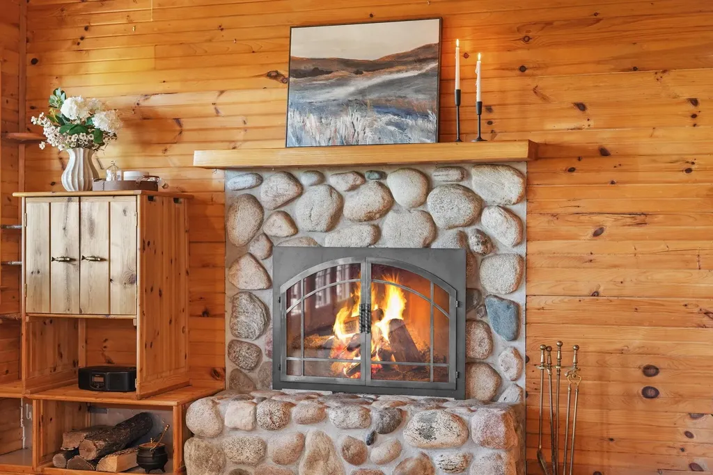 9779 E Johnson Road Leelanau Township MI 49670