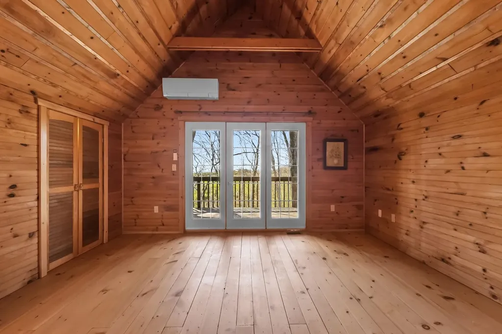 9779 E Johnson Road Leelanau Township MI 49670