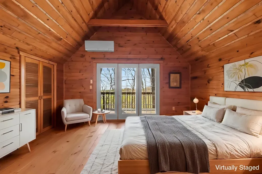 9779 E Johnson Road Leelanau Township MI 49670