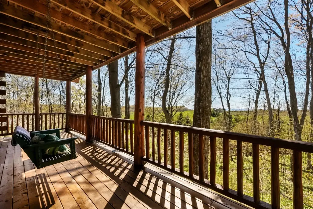 9779 E Johnson Road Leelanau Township MI 49670