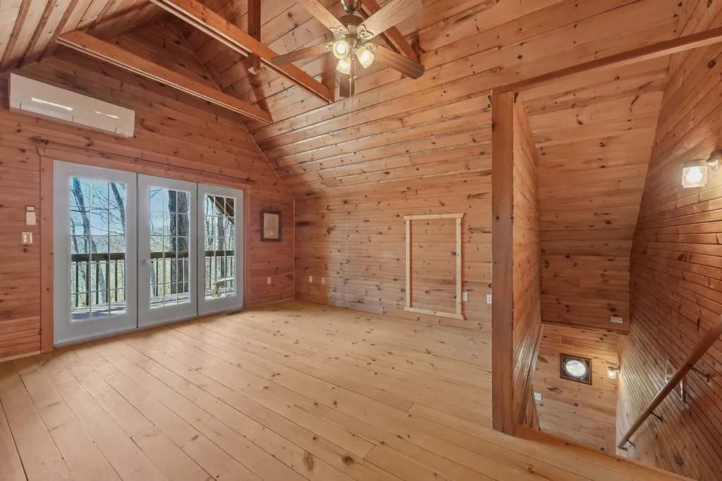 9779 E Johnson Road Leelanau Township MI 49670
