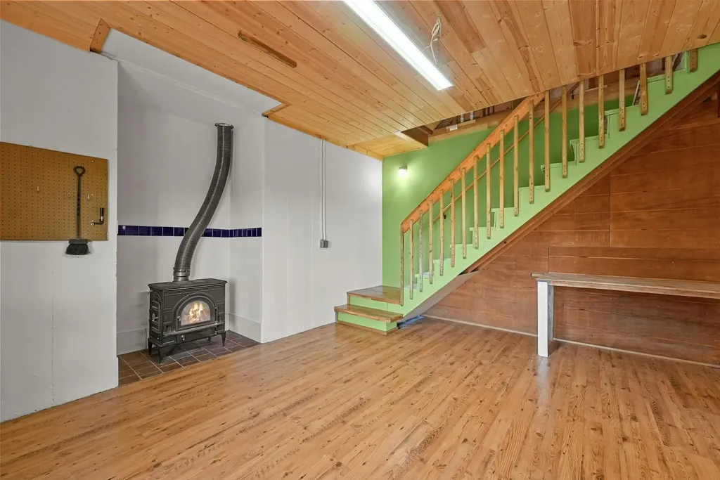 9779 E Johnson Road Leelanau Township MI 49670