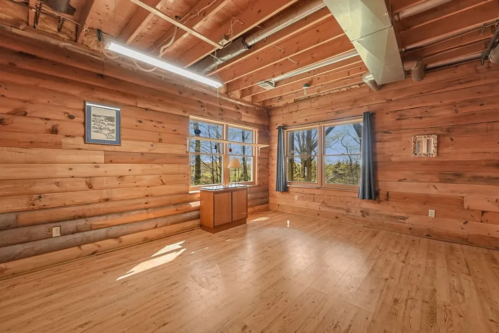 9779 E Johnson Road Leelanau Township MI 49670