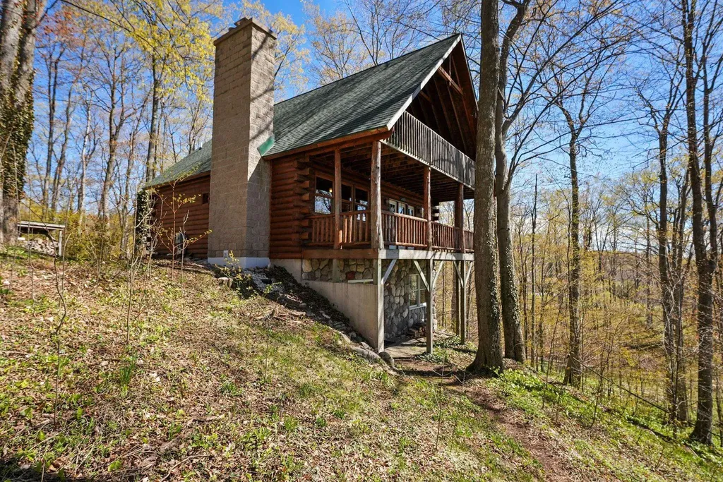 9779 E Johnson Road Leelanau Township MI 49670