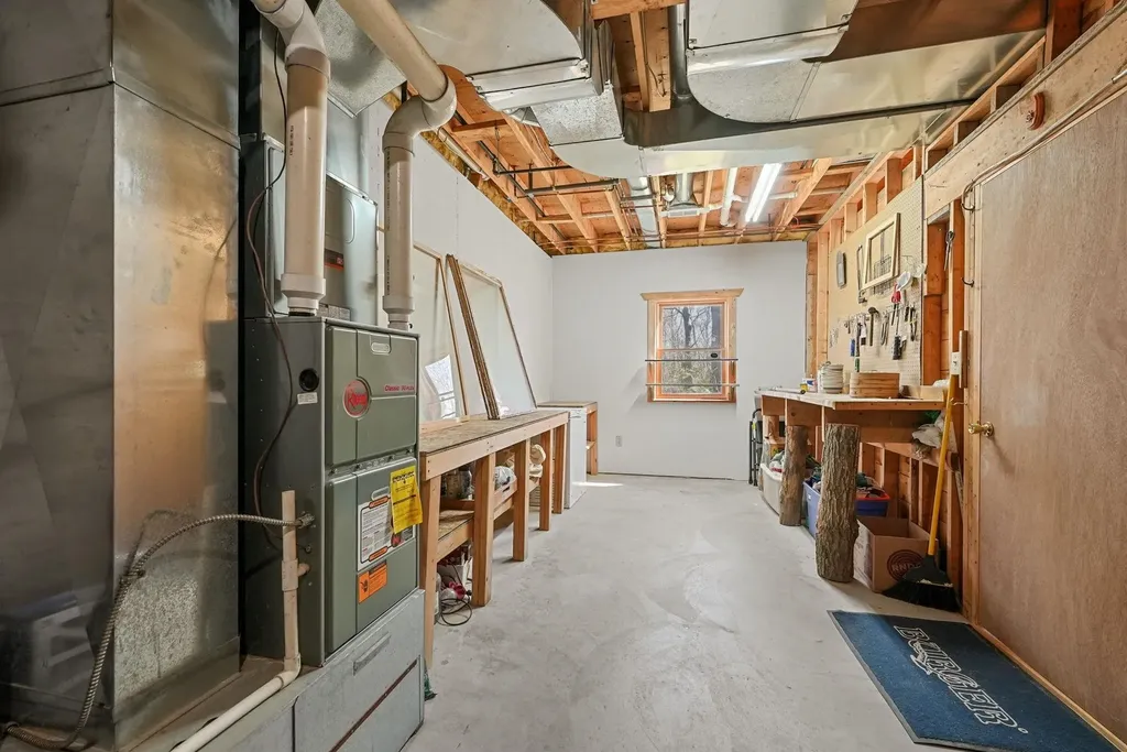9779 E Johnson Road Leelanau Township MI 49670
