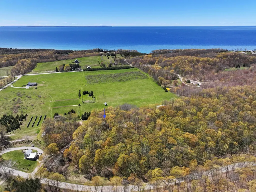 9779 E Johnson Road Leelanau Township MI 49670