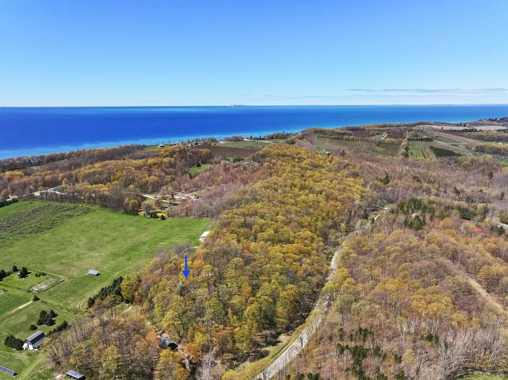 9779 E Johnson Road Leelanau Township MI 49670