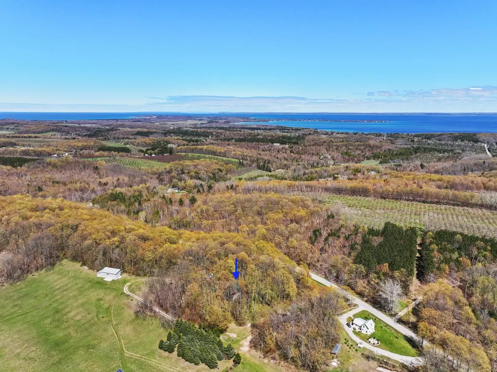 9779 E Johnson Road Leelanau Township MI 49670