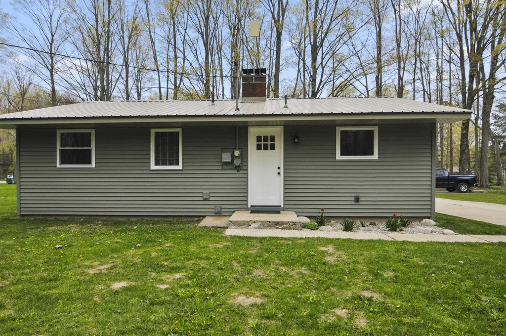 3562 E M-55 Cherry Grove Township MI 49601