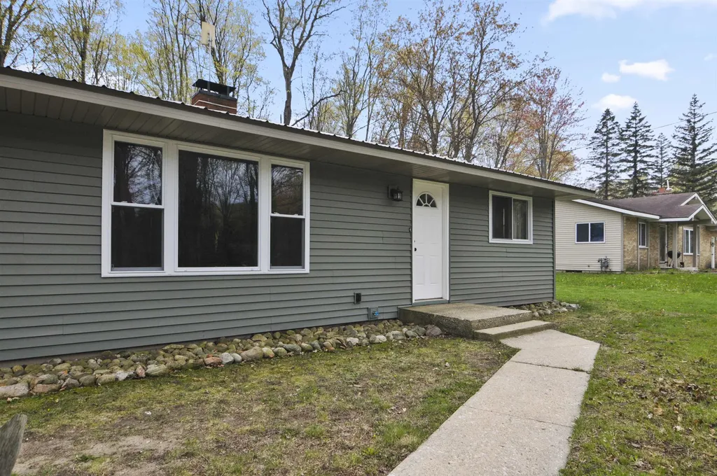 3562 E M-55 Cherry Grove Township MI 49601