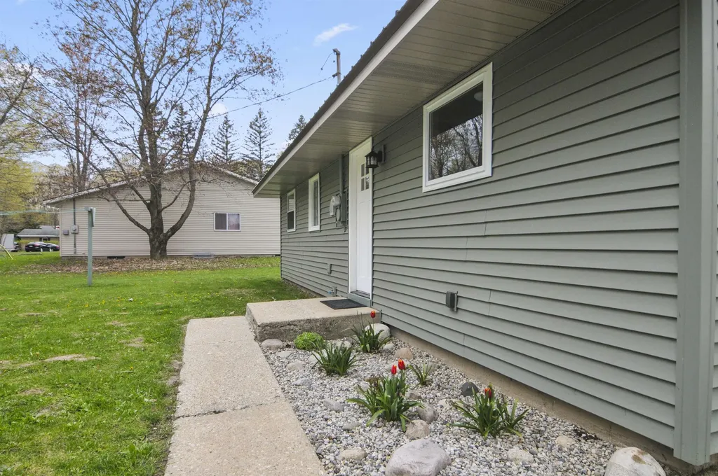 3562 E M-55 Cherry Grove Township MI 49601