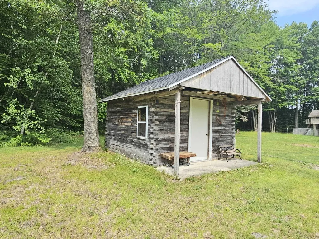 4774 S Lachance Road Lake Township MI 49651