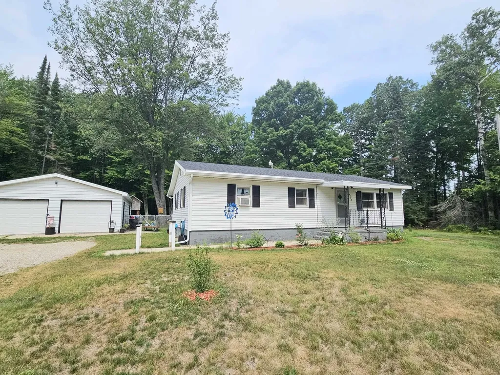 4774 S Lachance Road Lake Township MI 49651