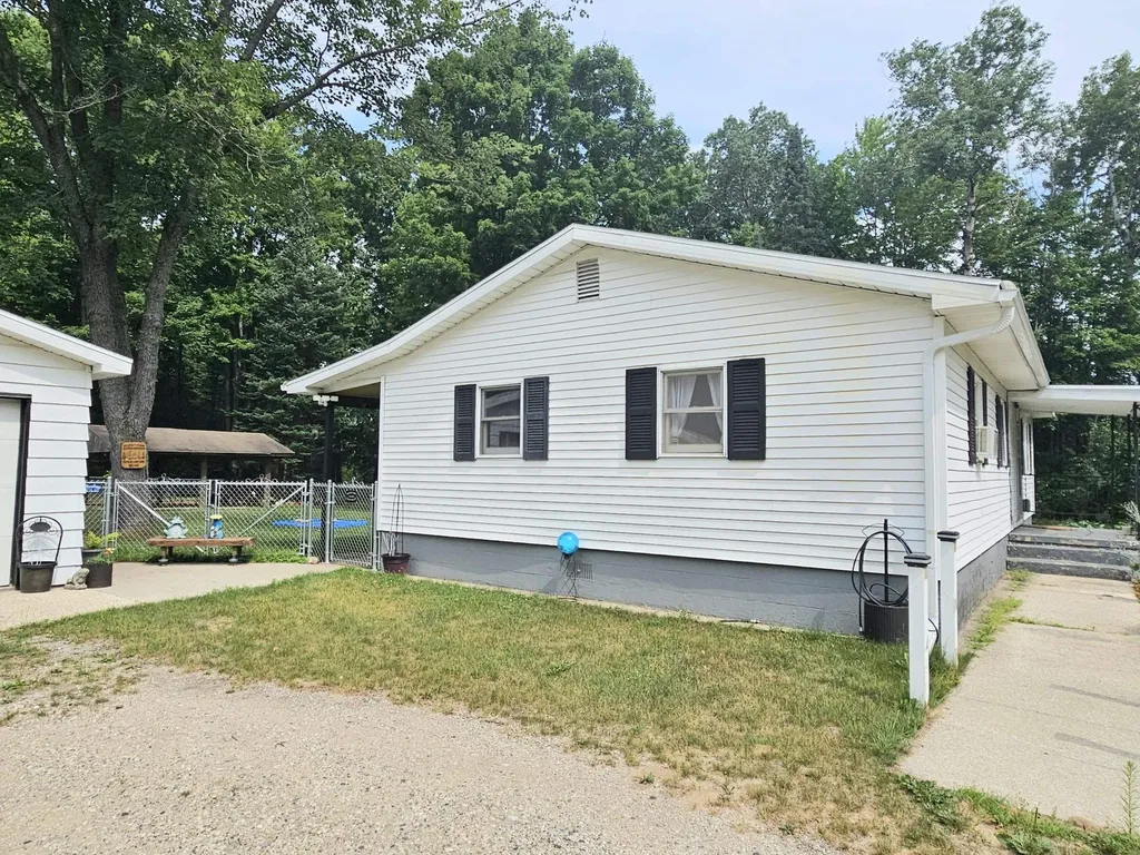 4774 S Lachance Road Lake Township MI 49651