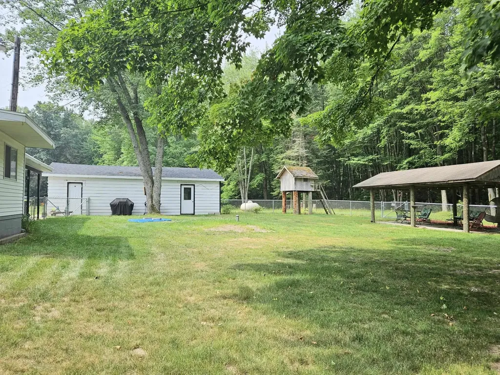 4774 S Lachance Road Lake Township MI 49651
